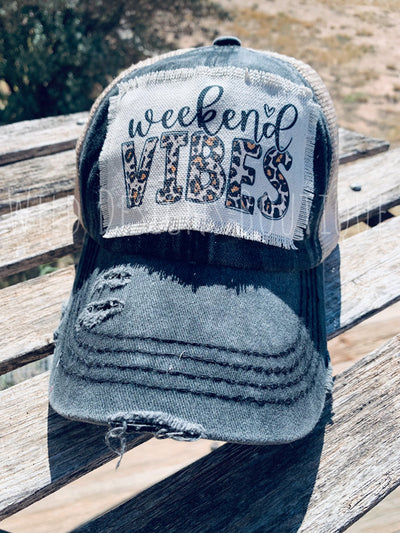 Weekend Vibes Frayed Patch Black/Beige Hat