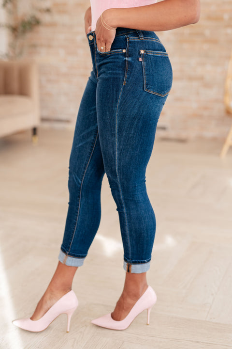 ONLINE ONLY Bette Mid Rise Vintage Cuffed Skinny Capri