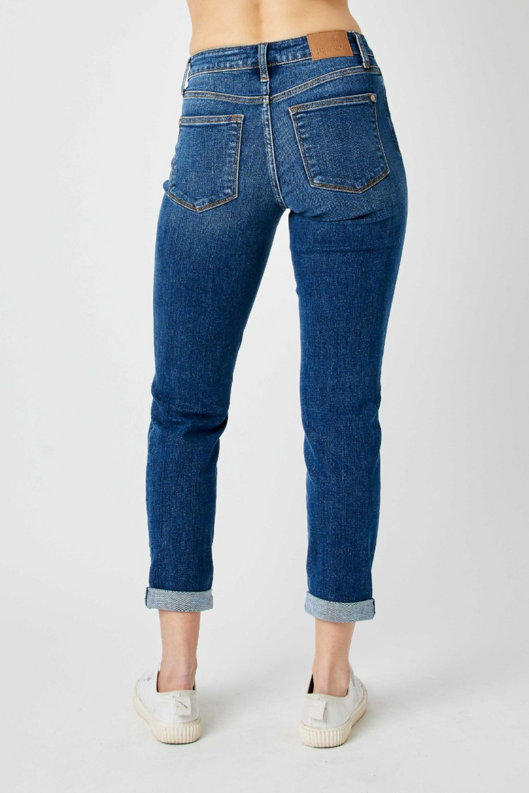 Mid Rise Distressed Slim JB 82607