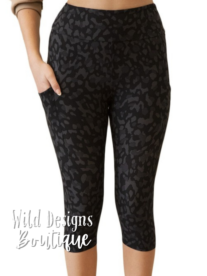 Black Leopard Capri Pocket Leggings