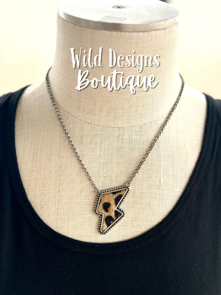 Isabella Lightning Bolt Necklace Set Leopard
